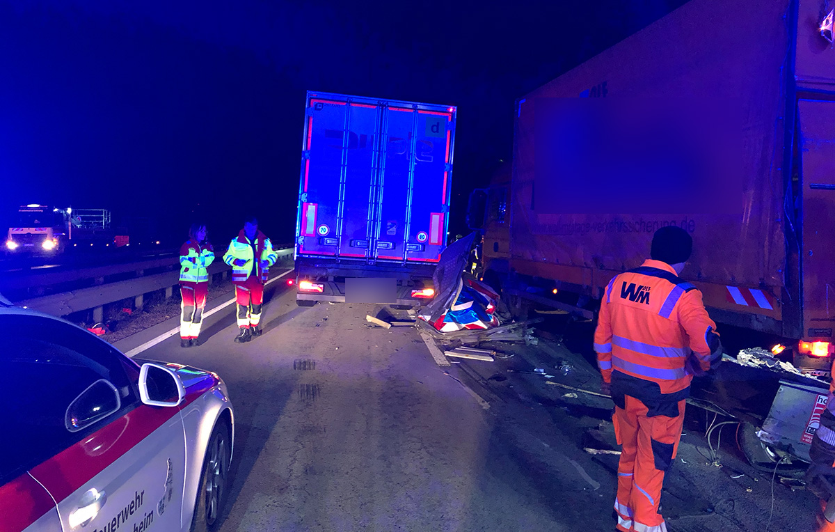 21.04.2023 LKW-Unfall Einsatzstelle